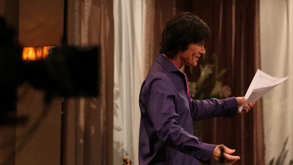 Ronn Moss työn teossa Suomessa.