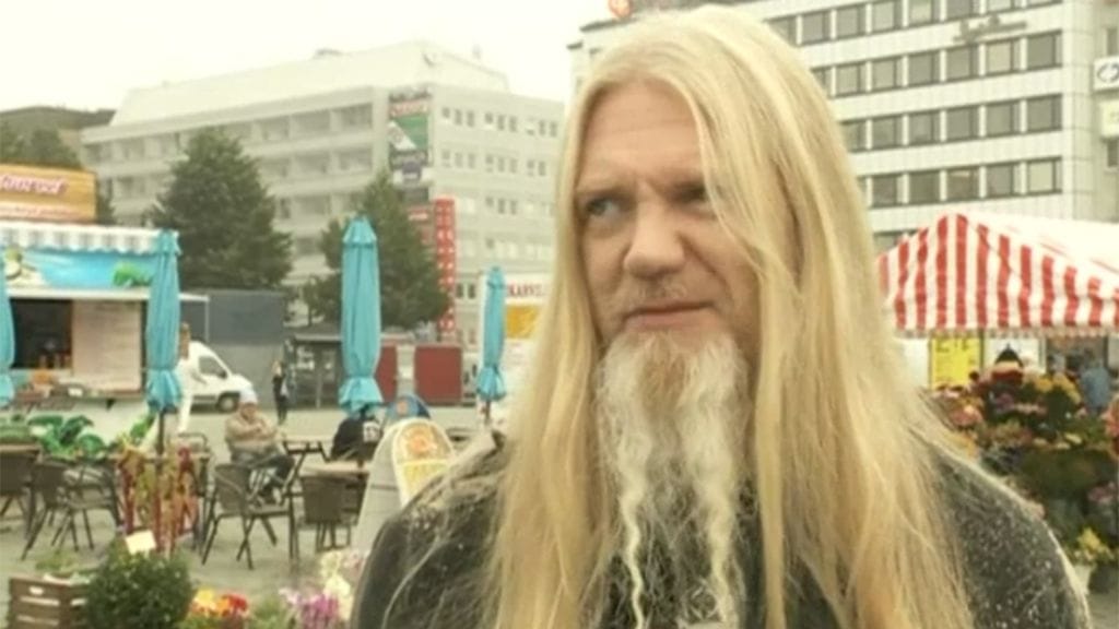 Marco Hietala Huomenta Suomen haastattelussa Kuopion torilla.