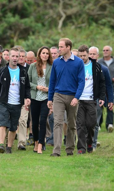 Tuoreet vanhemmat Catherine ja William Angleseyssa perjantaina 30. elokuuta.