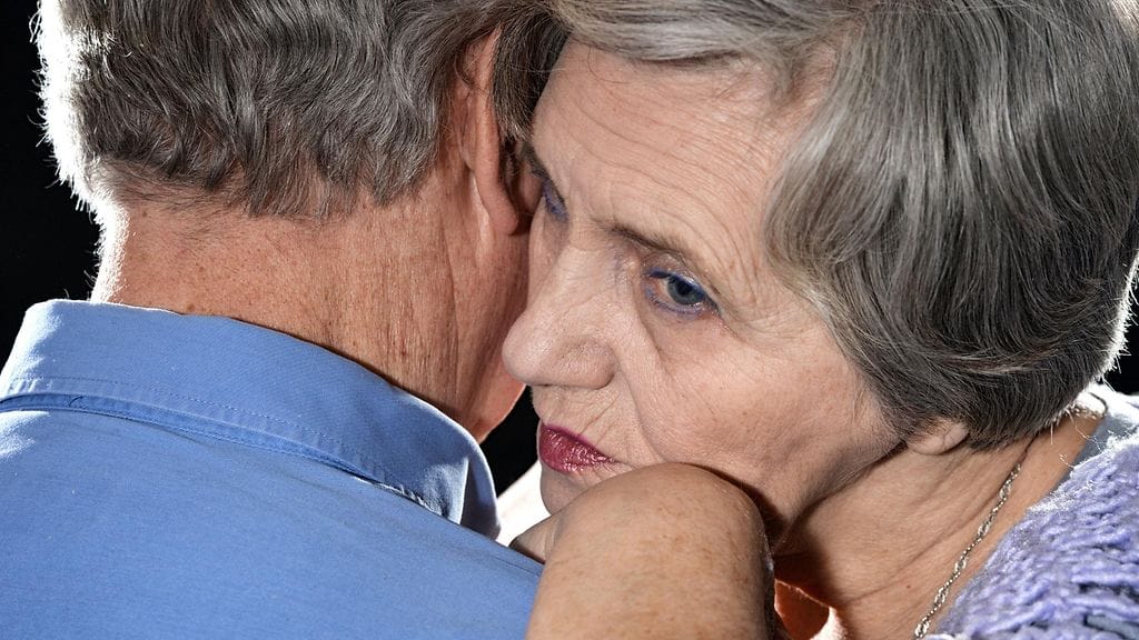 Jos läheiset jaksavat tukea, asiantuntijan apua ei aina tarvita.