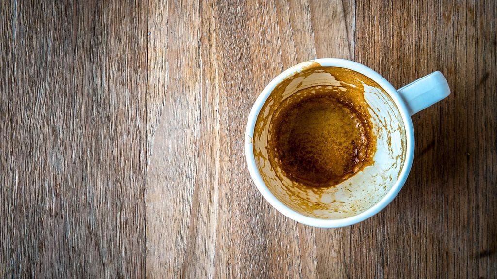 Juontaja Pirjo Haapoja pisti stopin iltasumpille ja vieroitti itsensä kofeiinista. Kuvituskuva.