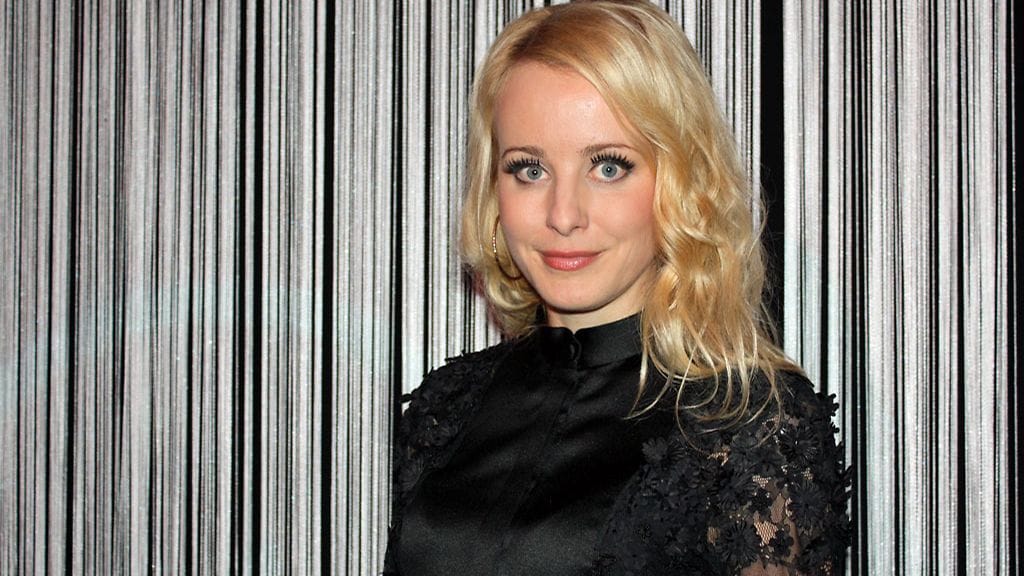 Noora Karma pääsi seuraamaan Jokerien KHL-peliä arvovaltaisessa seurassa.