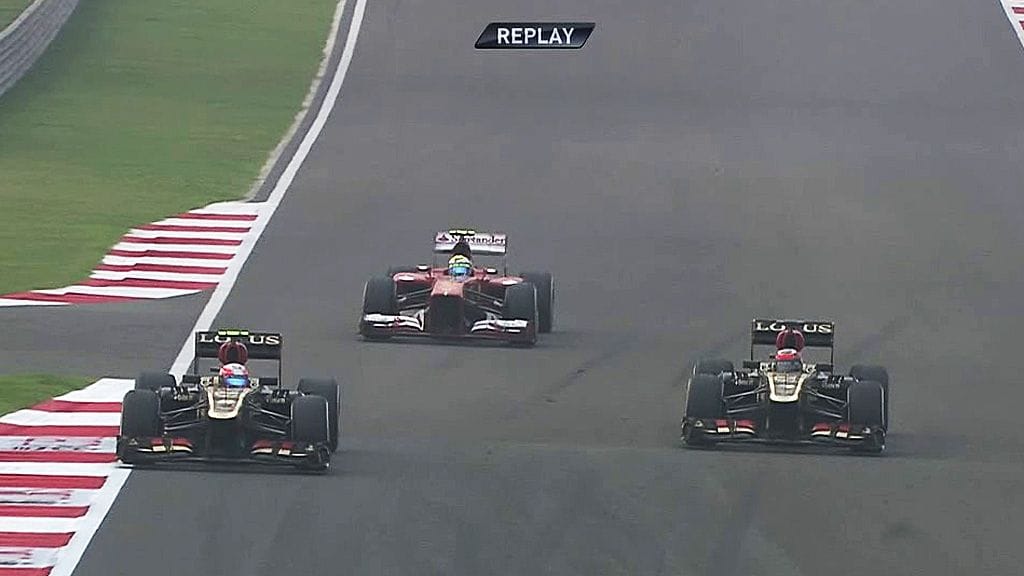 Romain Grosjean pääsi viimeisillä kierroksilla Kimi Räikkösen ohi.