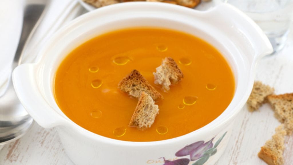 Kurpitsasta voi valmistaa herkullisiä keittoja.