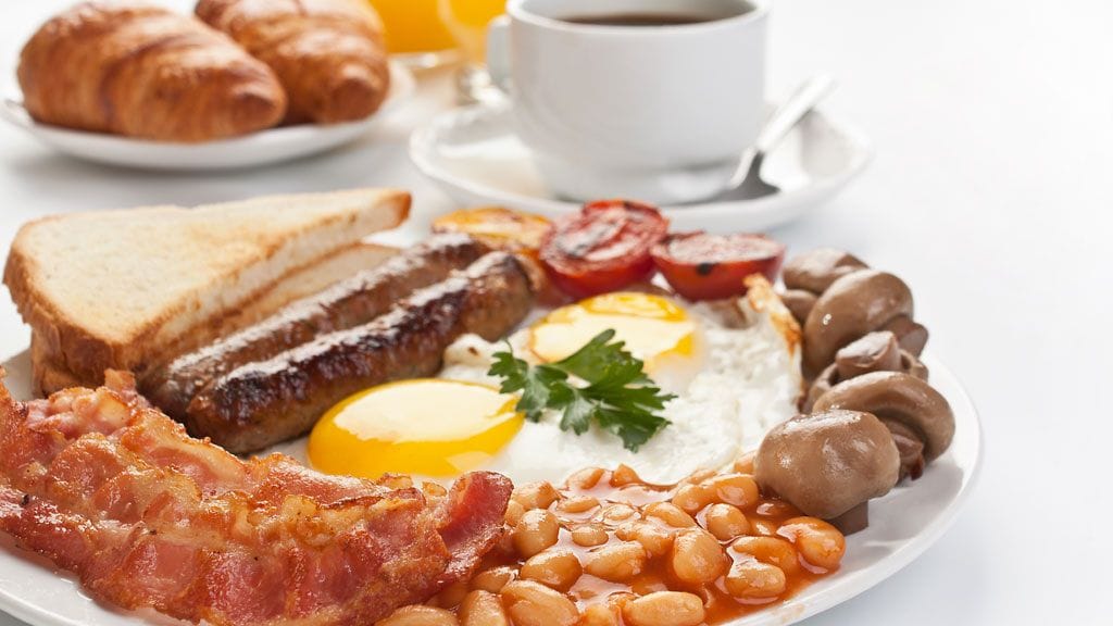 Brittien krapulalääkkeeksi kelpaa perinteinen englantilainen aamiainen.