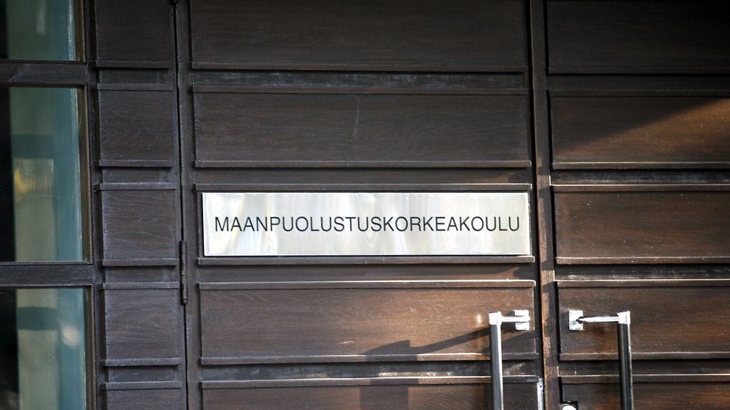 Maanpuolustuskorkeakoulu poisti Irania koskevan tutkimuksen verkosta.
