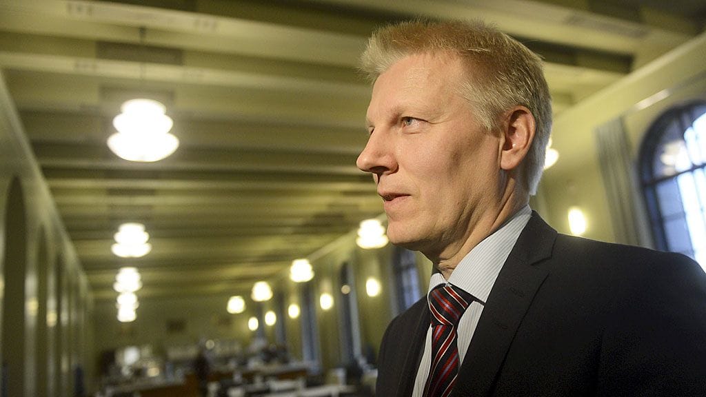 Eduskuntaryhmän puheenjohtaja Kimmo Tiilikainen Keskustan tiedotustilaisuudessa Helsingissä 22. lokakuuta 2013. Keskusta esitteli tilaisuudessa omia rakenneuudistuksiaan sekä budjetti- ja verolinjaansa.