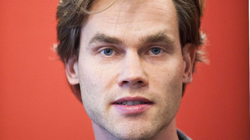 Uskontojen uhrien tuki ry:n toiminnanjohtaja Joni Valkila on entinen Jehovan todistaja.