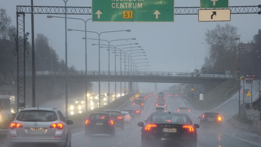 Esimerkiksi moottoritiet ovat nyt kiinnostavia sijoituskohteita, koska olemattomien korkojen takia korkosijoitukset eivät tuota, mutta laina on halpaa.