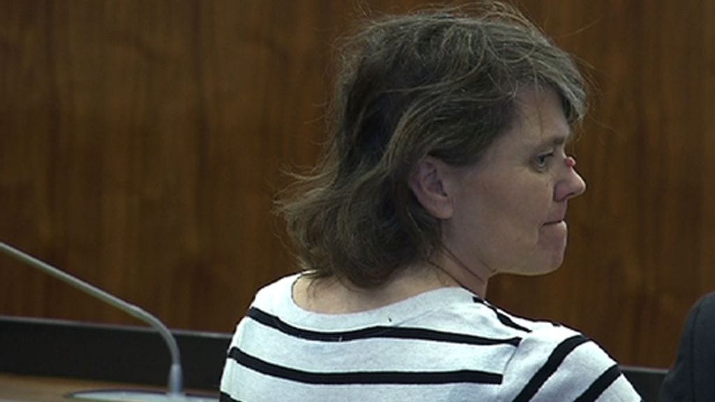 Äitipuoli Sirpa Laamanen kertoi olevansa ranskalais-marokkolainen Nadja Berough. Sosiaalityöntekijä ei aluksi epäillyt hänen henkilöllisyyttään.