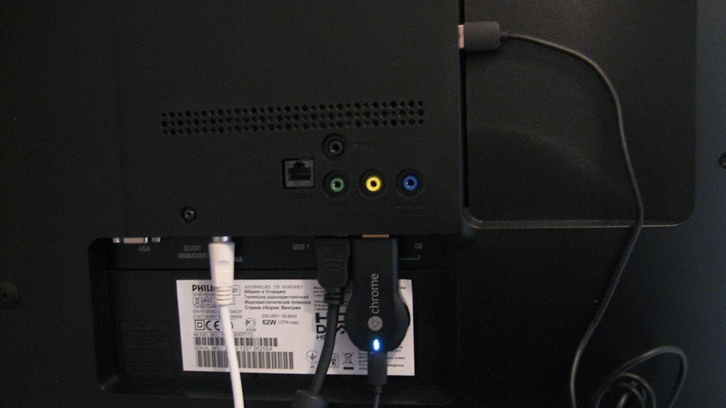 Kuvia ja videoita televisiolle langattovasti siirtävä Googlen Chromecast -laite