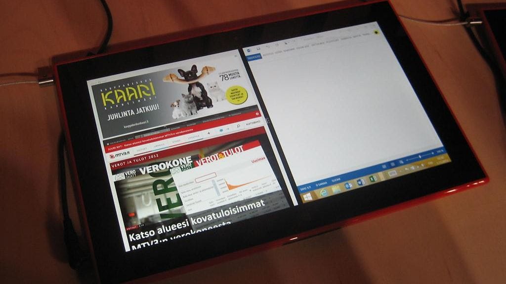 Nokia Lumia 2520.jpg