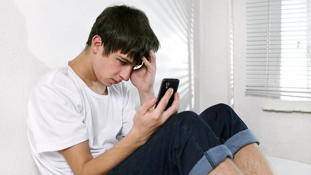 Jotta apua saa tekstiviestitse, pitää tietää hätäkeskuksen paikallinen numero.