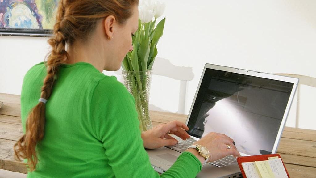 Katille työnteko on tärkeä osa elämää. Kuvituskuva.