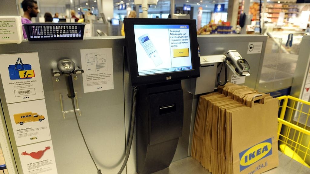 Itsepalvelukassoja on nykyään Ikean lisäksi myös ruokakaupoissa.