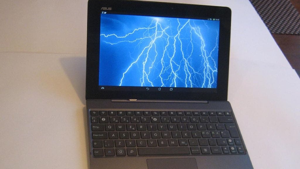 Asus Transformer Padilla on kaksi kovaa valttikorttia: Sen virta riittää useaksikin päiväksi ja näyttö on erittäin tarkka.