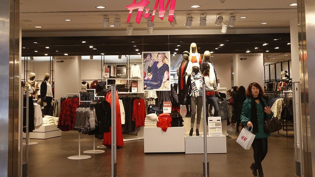 Muun muassa vaatejätti H&M on päättänyt toistaiseksi luopua angoran käytöstä tuotteissaan.