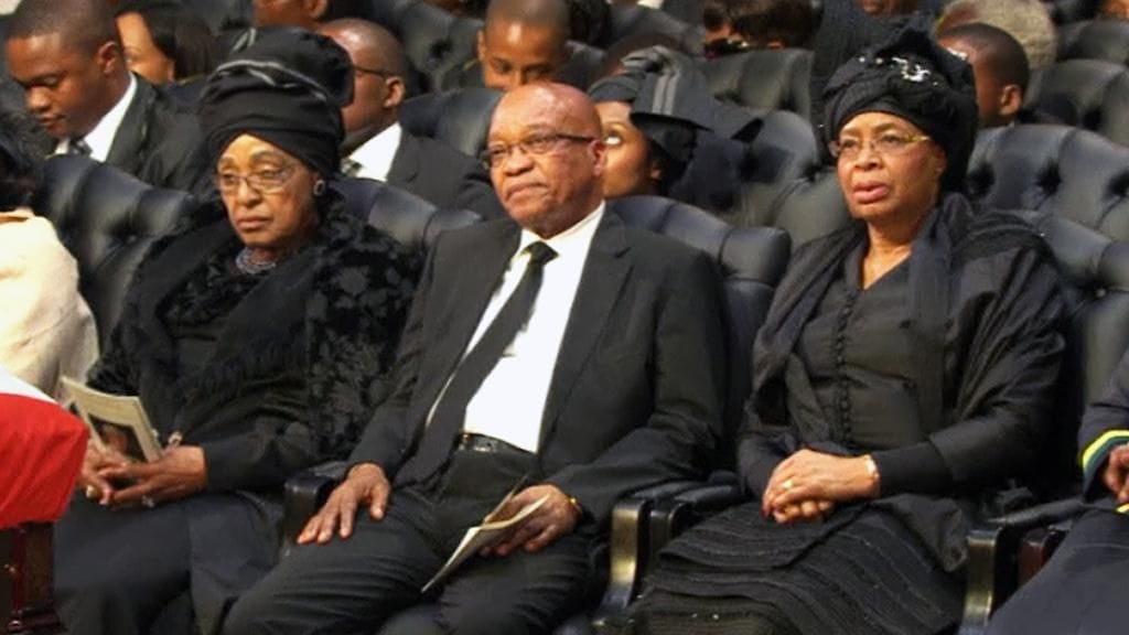 Kuvassa Winnie Mandela, Jacob Zuma ja Graca Mandela.