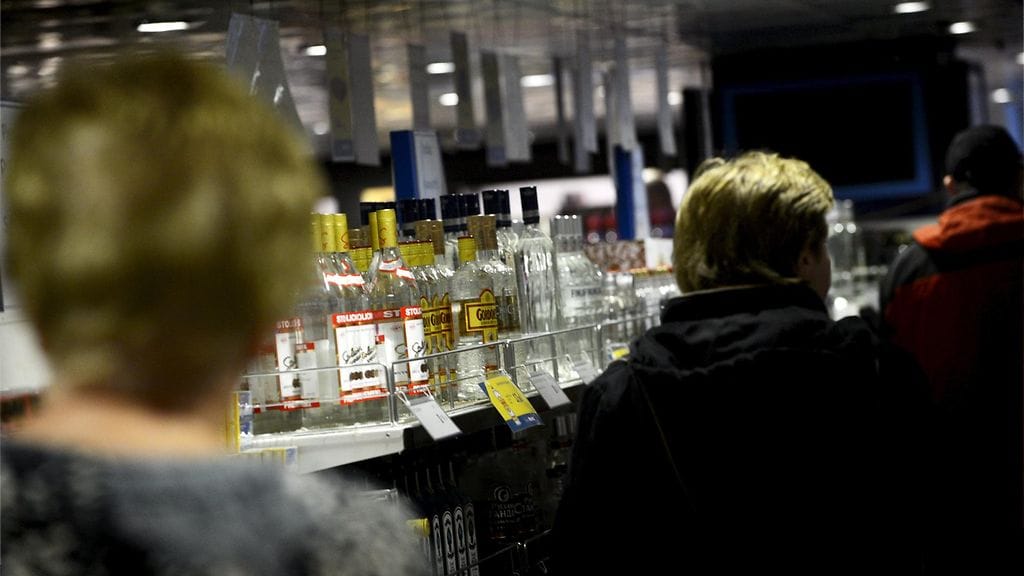 Pitkään jatkuva alkoholinkäyttö voi aiheuttaa maksakirroosin.