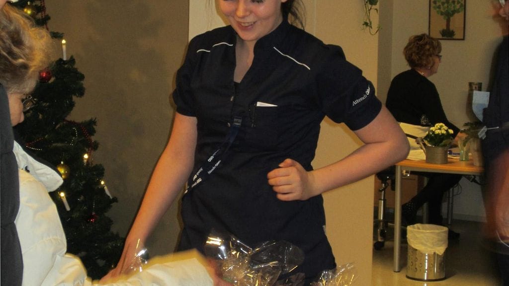 – Myyjäisissä oli kodikas ja rakastava ilmapiiri yhdessä vanhusten, henkilökunnan ja vieraiden kanssa. Tätä on ollut ilo olla tekemässä, tuumasi lähihoitaja Lotta Surakka.