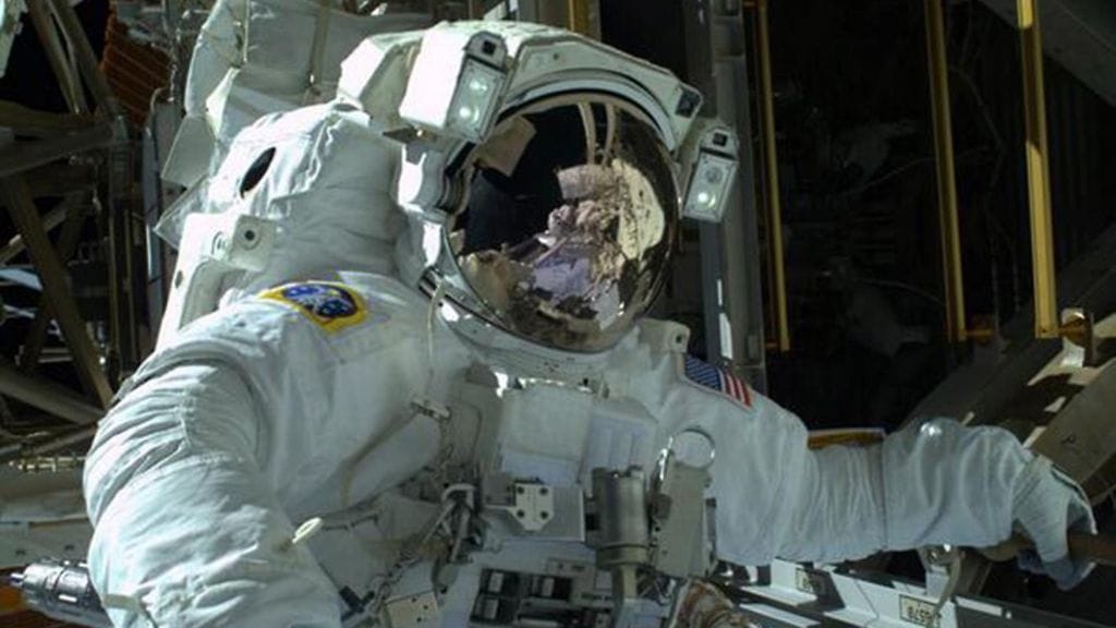 Minkäs teet kun olet avaruuspuvussa ja hätä yllättää? Tähän pulmaan Nasa pyrkii löytämään vaippaa paremman vaihtoehdon.