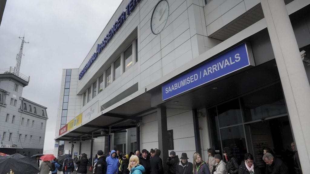 Ensi vuoden toukokuussa Tallinnan sataman D-terminaali on puolet nykyistä isompi, kertoo Tallinnan sataman johtaja Ain Kaljurand Turun Sanomissa.