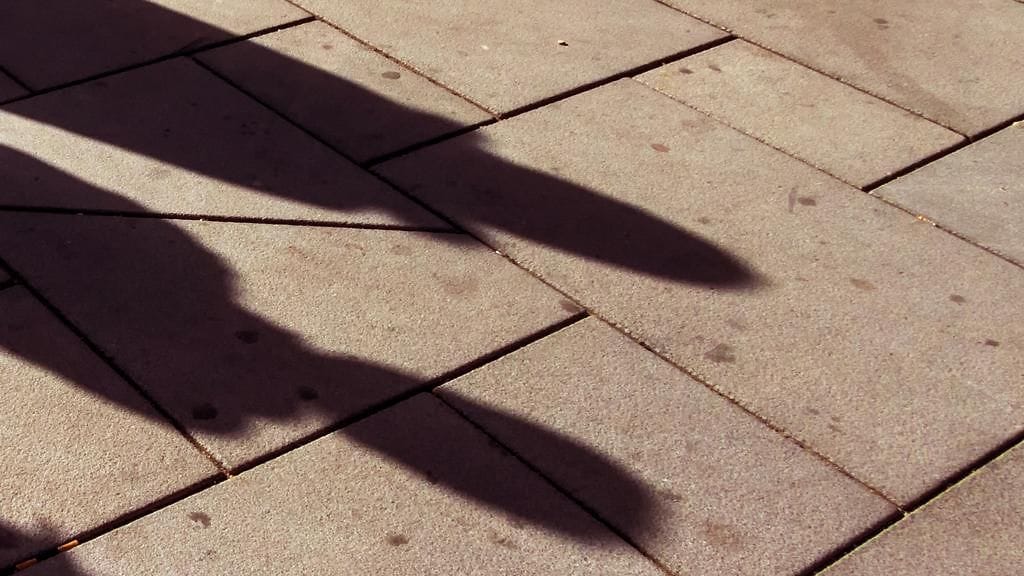 Läheisten läsnäololla ja tuella on suuri merkitys uhrin toipumisessa.
