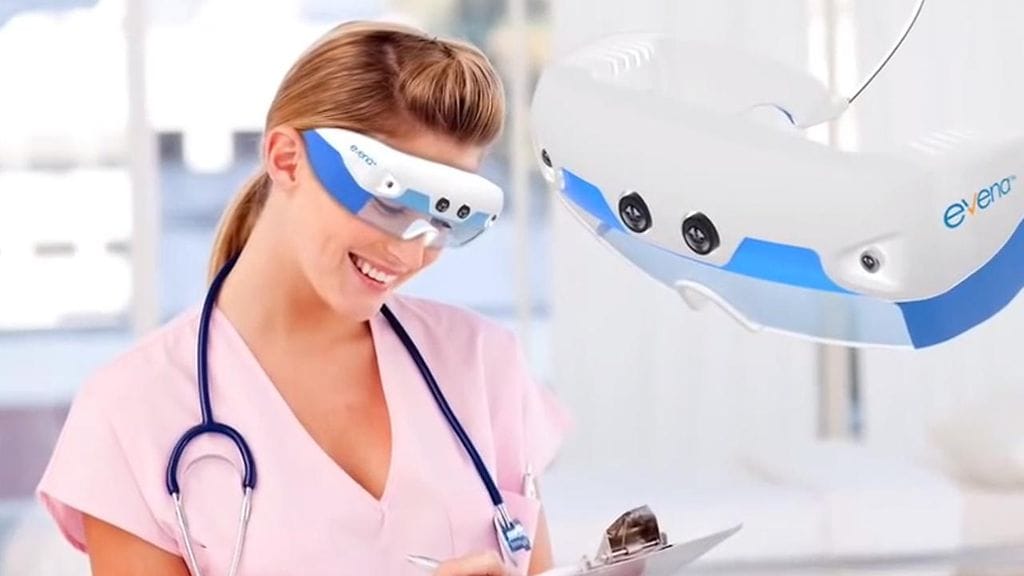 Evena Medicalin laseilla pystyy katsomaan ihon alta verisuonia. Kuvakaappaus esittelyvideosta YouTubesta.