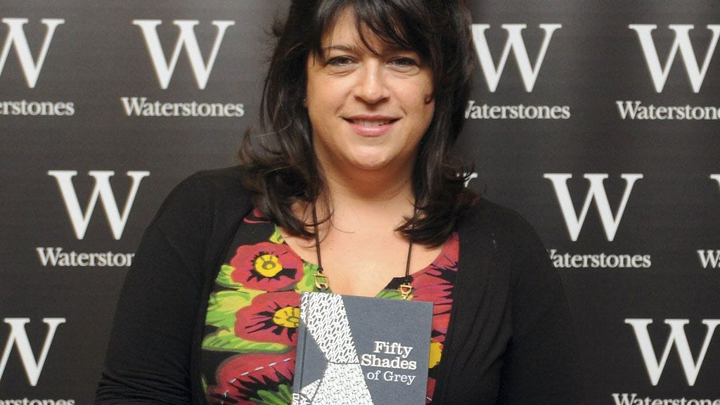 Erica Leonard eli E. L. James ei nauti parrasvalojen välkkeestä.