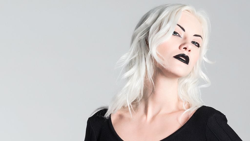 Naiset suosivat epäsuoraa aggressiota.