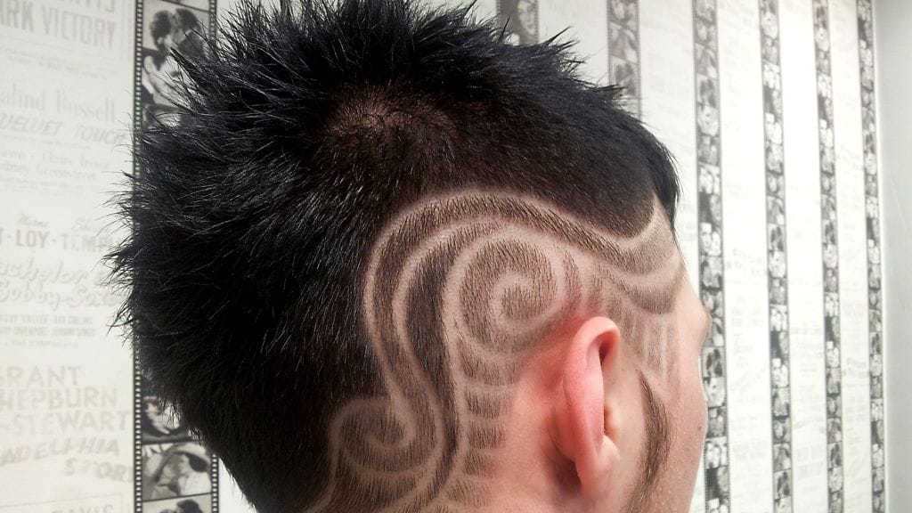 Satu Lehtosen tekemä hiustatuointi