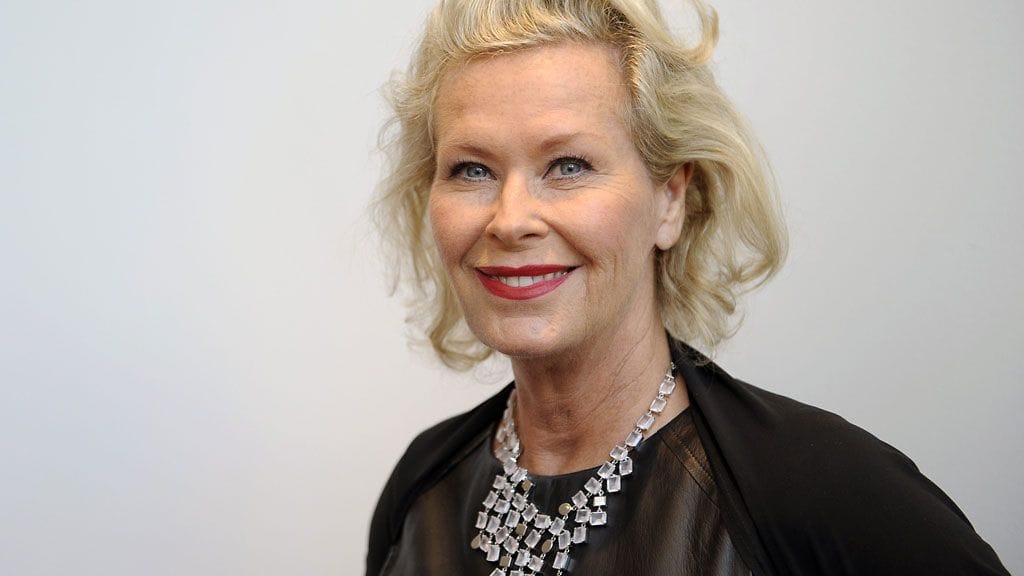 Efva Attling uskoo, ettei statement-korujen suosio hiivu vielä tänä syksynä.