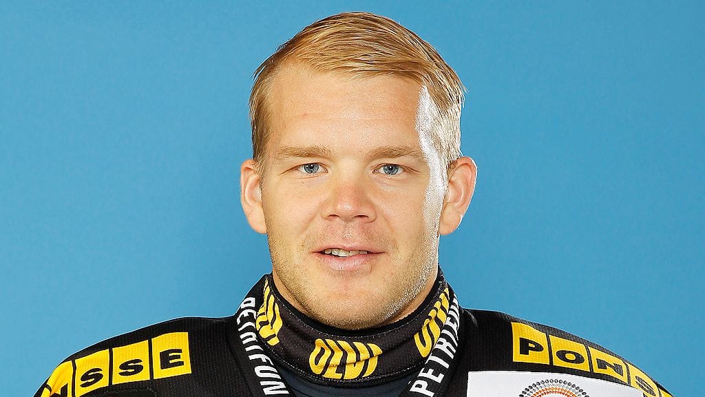 Jukka Voutilainen KalPan paidassa