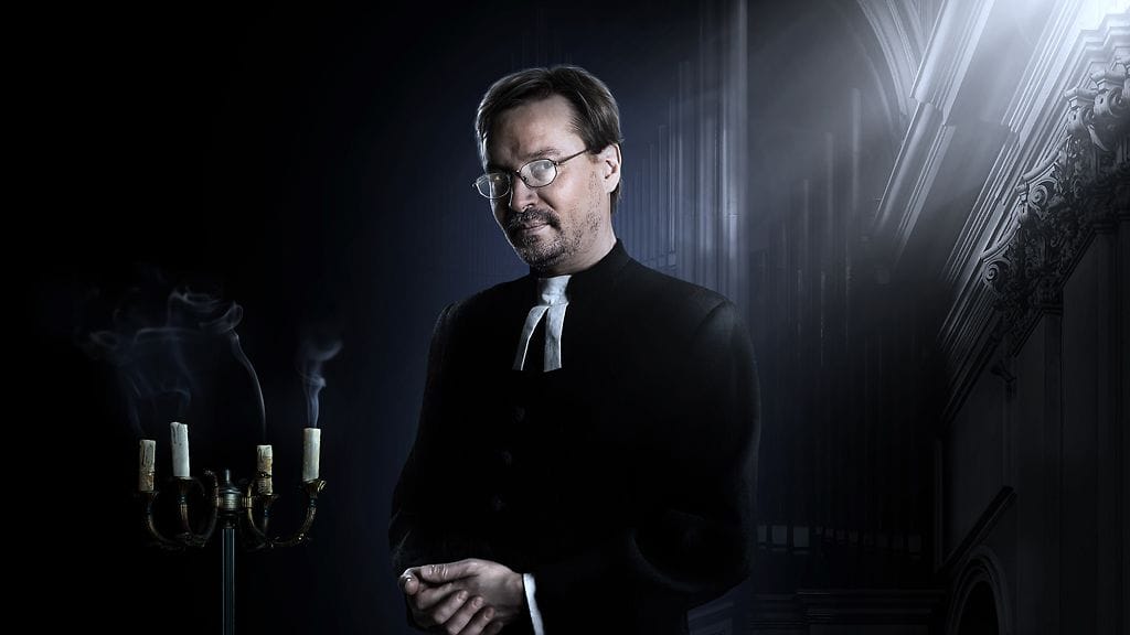 Pauli Hanhiniemi näyttelee kirkkoherraa uutuuselokuvassa.