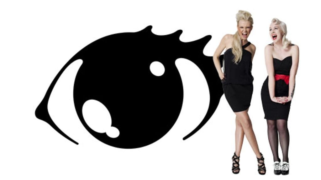 Susanna Laine ja Elina Viitanen juontavat Big Brother Talk Show'ta. (Sub)