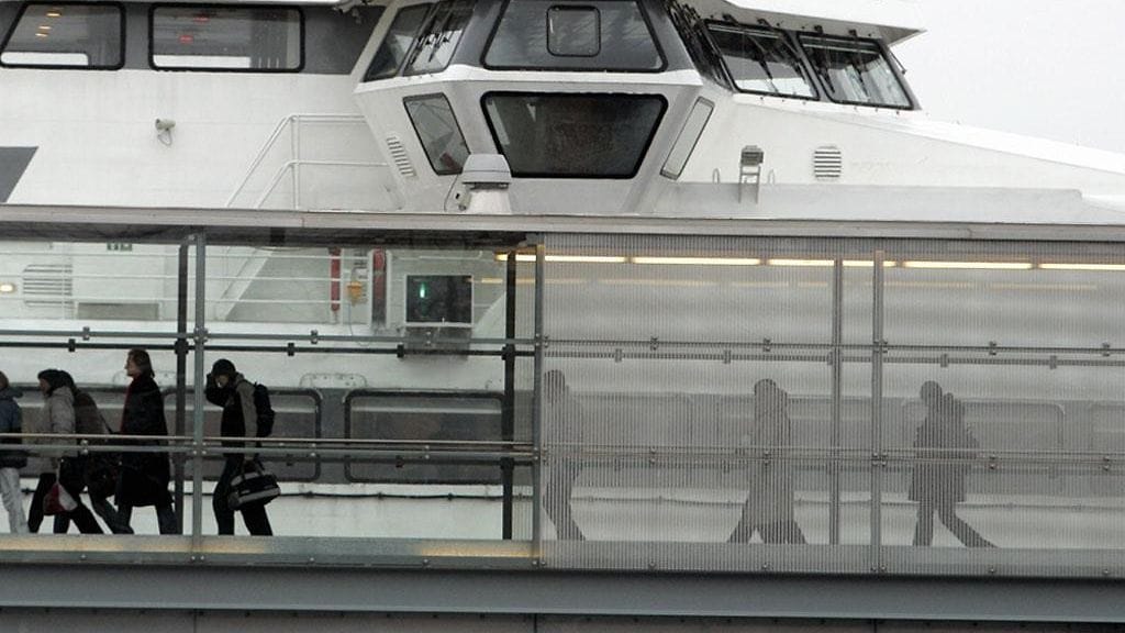 Lähtöselvittäjät kohtaavat monenlaisia matkustajia. Kuvituskuva.