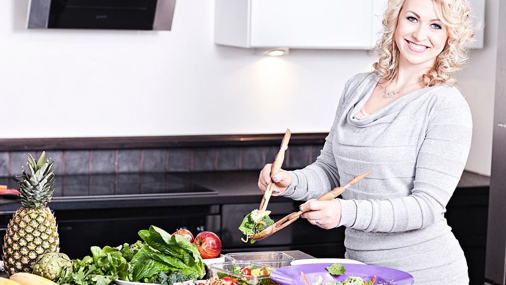 Jaakkola kertoo, että ravinteikas ruokavalio edesauttaa kilpirauhasenkin hyvinvointia.