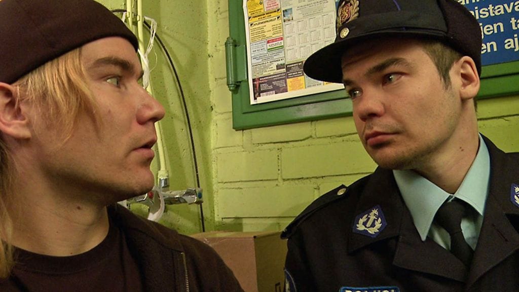 Poliisin kuulustelussa. Kuva: Sub.