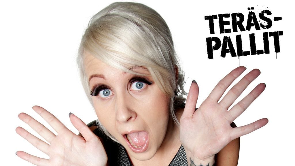 Elina Viitanen juontaa Teräspalleja. Kuva: Sub.