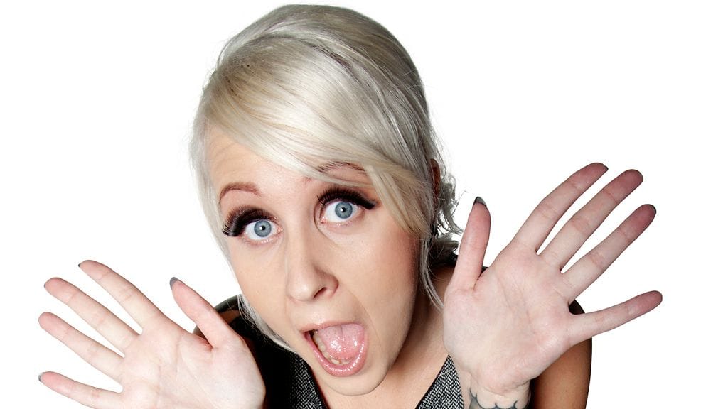 Teräspallien juontaja Elina Viitanen. Kuva: Sub.