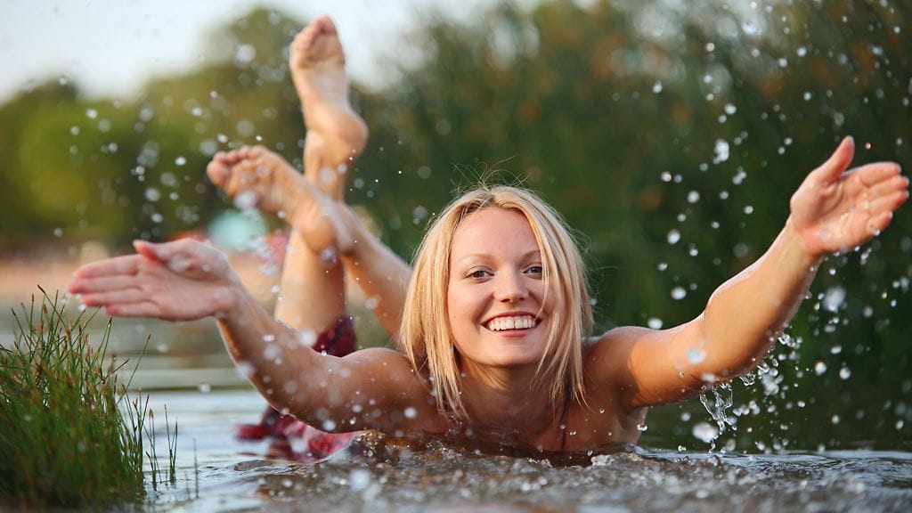 Vesi voi koitua useiden suomalaisten vaaraksi erityisesti juhannuksena.