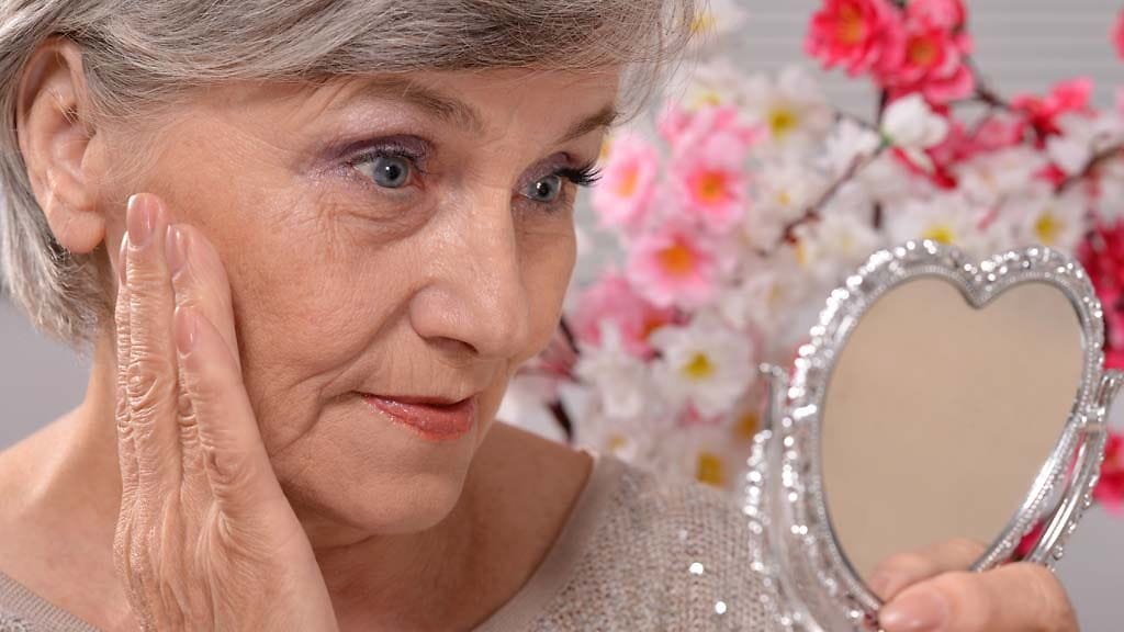 Tutkimuksen mukaan vain harva ikääntynyt amerikkalaisnainen on tyytyväinen ulkonäköönsä.