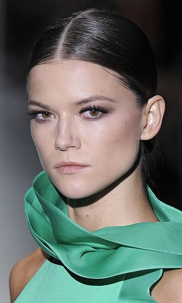 4.11.2012: Gucci-mallien kevään trendimeikki Milanon muotiviikolla syksyllä 2012.