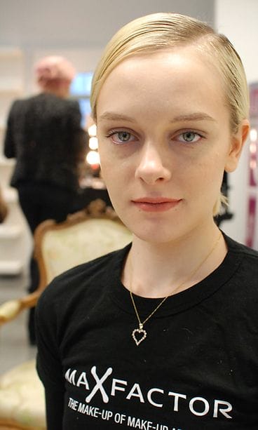 Suomen Huippumalli haussa -voittaja Meri Ikonen kevään 2013 trendimeikissä (tekijänä Max Factorin Piia Hiltunen).