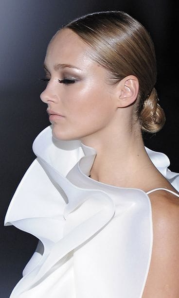 4.11.2012: Gucci-mallien kevään trendimeikki Milanon muotiviikolla syksyllä 2012.