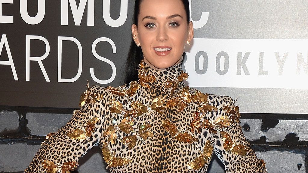 Katy Perry näyttäytyi vastikään rohkeasta leopardikuosista valmistetussa mekossa.
