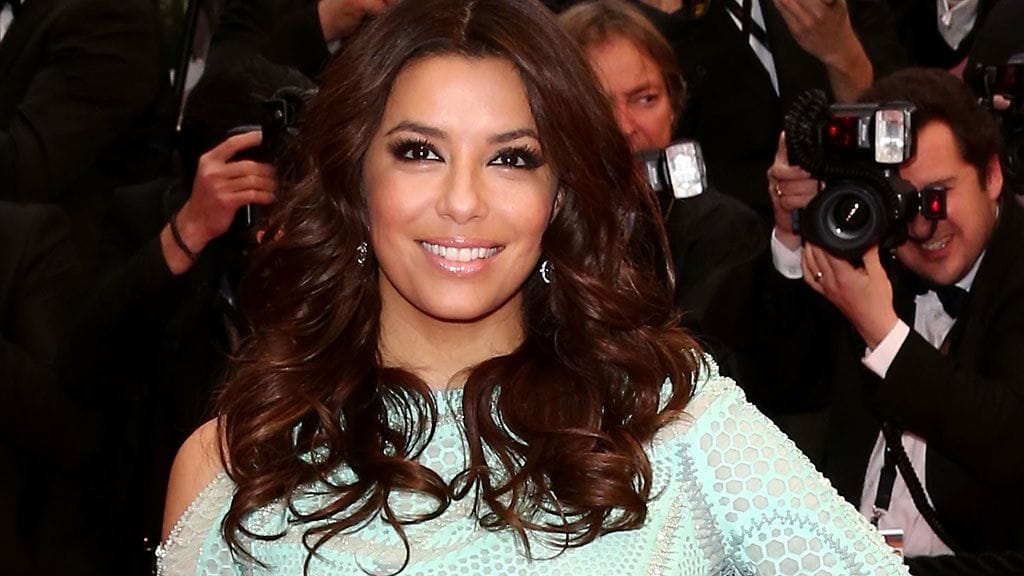 Eva Longoria Versacen iltapuvussa.