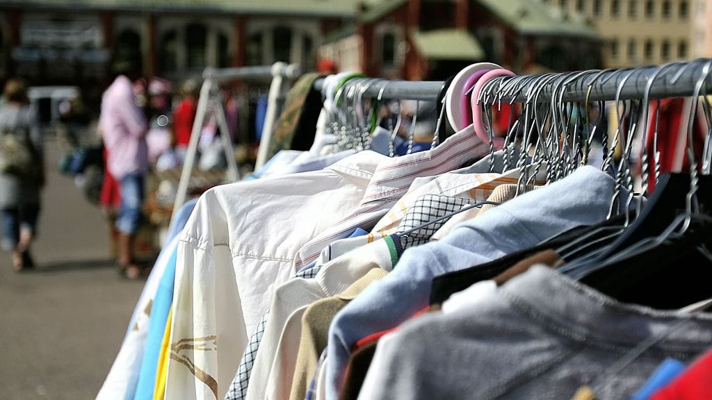 Hietalahden kirpputori Helsingissä 31. heinäkuuta 2011.