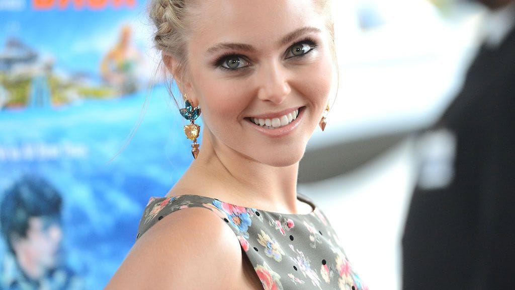 AnnaSophia Robb taitaa kesäisen tyylin salat.