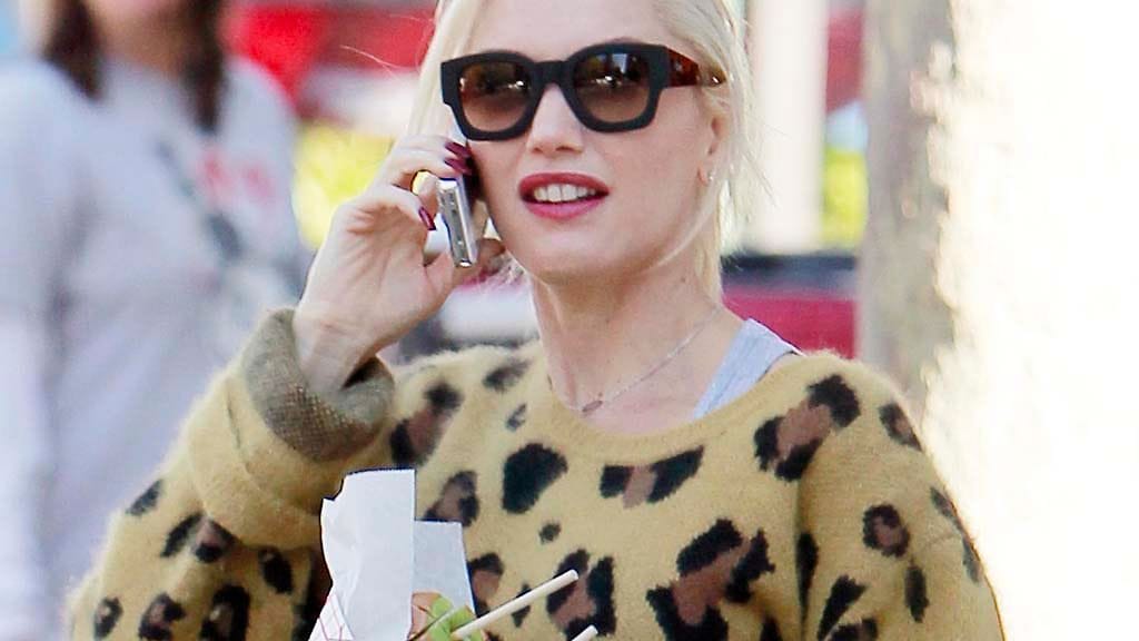 Gwen Stefanin huulet ja kynnet sointuvat yhteen.